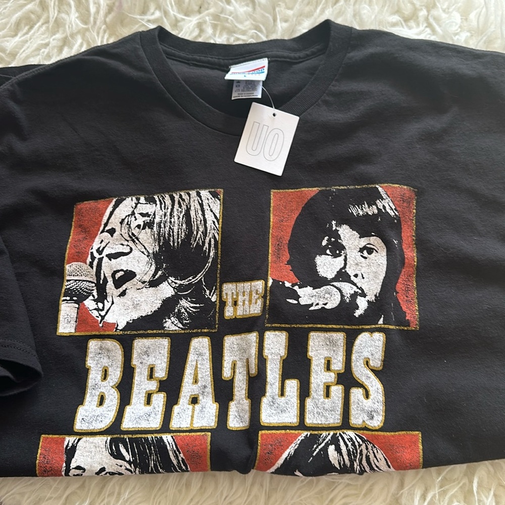 Junk Food Black “The Beatles" size Large t-shirt